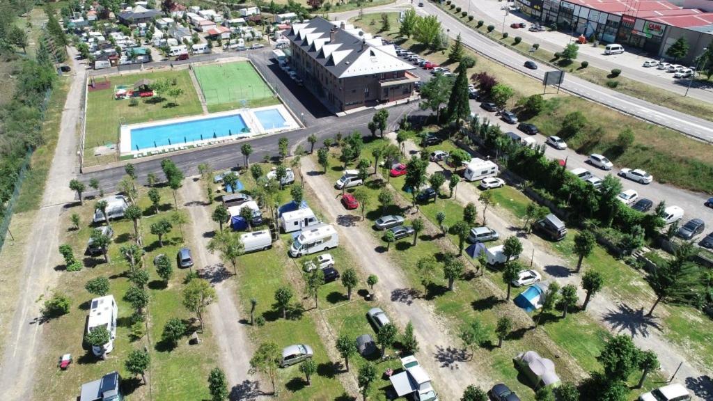 Sabiñanigo Camp&Hotel Exterior foto